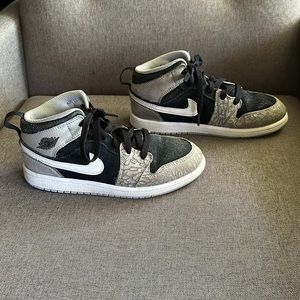 Kids Air Jordan sneakers high tops size 3